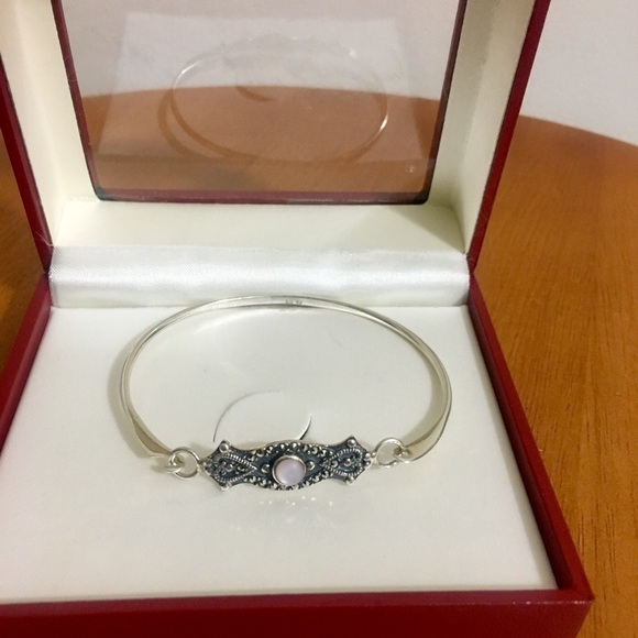 Stunning sterling silver latch bangle bracelet - Picture 2 of 2